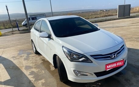 Hyundai Solaris II рестайлинг, 2016 год, 1 000 000 рублей, 2 фотография