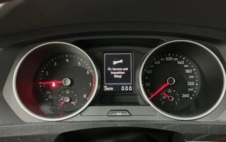 Volkswagen Tiguan II, 2021 год, 2 362 000 рублей, 12 фотография