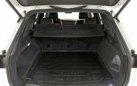 Volkswagen Touareg III, 2019 год, 5 000 000 рублей, 10 фотография