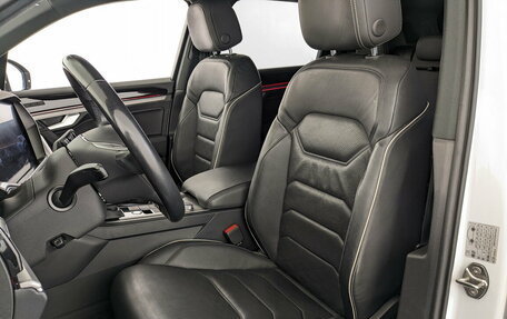 Volkswagen Touareg III, 2019 год, 5 000 000 рублей, 21 фотография