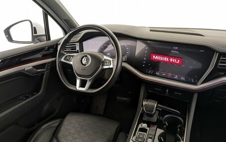 Volkswagen Touareg III, 2019 год, 5 000 000 рублей, 25 фотография