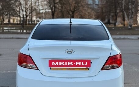 Hyundai Solaris II рестайлинг, 2015 год, 449 000 рублей, 2 фотография