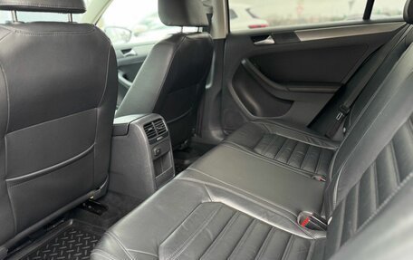 Volkswagen Jetta VI, 2011 год, 1 220 000 рублей, 16 фотография