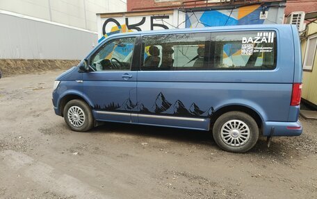 Volkswagen Caravelle T6 рестайлинг, 2017 год, 2 700 000 рублей, 2 фотография