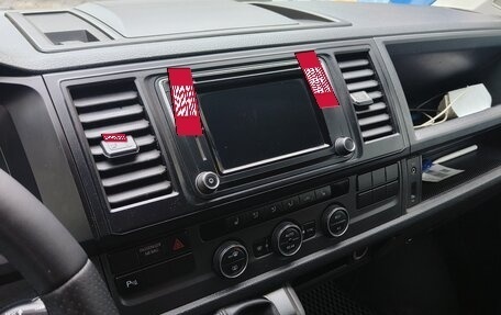 Volkswagen Caravelle T6 рестайлинг, 2017 год, 2 700 000 рублей, 5 фотография