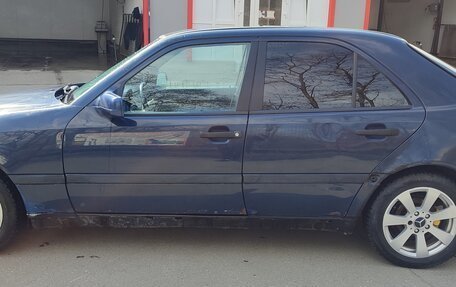 Mercedes-Benz C-Класс, 1994 год, 330 000 рублей, 7 фотография