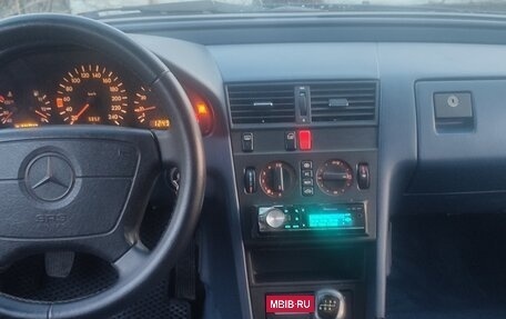 Mercedes-Benz C-Класс, 1994 год, 330 000 рублей, 8 фотография