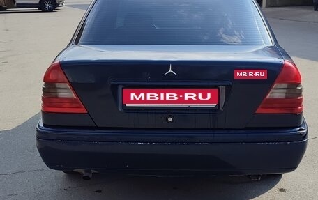 Mercedes-Benz C-Класс, 1994 год, 330 000 рублей, 4 фотография