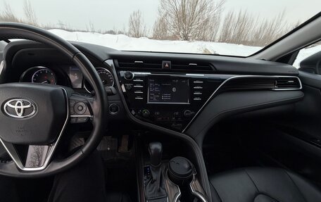 Toyota Camry, 2018 год, 2 499 999 рублей, 6 фотография