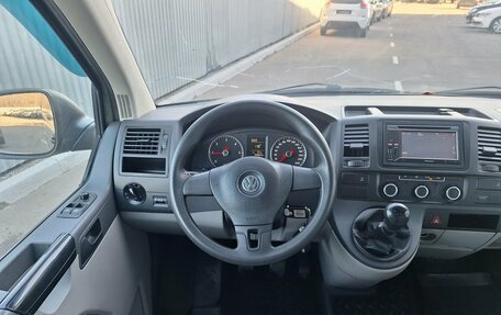 Volkswagen Caravelle T5, 2011 год, 1 550 000 рублей, 11 фотография