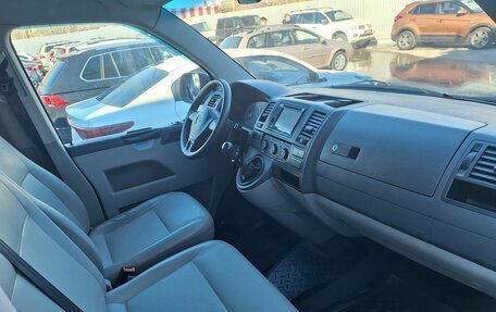 Volkswagen Caravelle T5, 2011 год, 1 550 000 рублей, 12 фотография