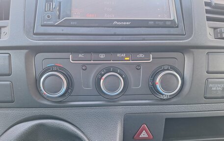 Volkswagen Caravelle T5, 2011 год, 1 550 000 рублей, 14 фотография