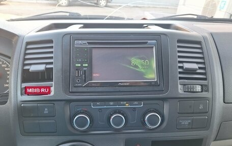 Volkswagen Caravelle T5, 2011 год, 1 550 000 рублей, 13 фотография