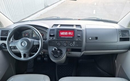 Volkswagen Caravelle T5, 2011 год, 1 550 000 рублей, 10 фотография