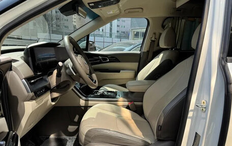 KIA Carnival, 2023 год, 5 320 777 рублей, 8 фотография