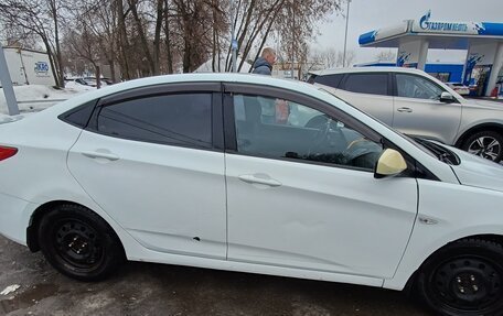 Hyundai Solaris II рестайлинг, 2015 год, 430 000 рублей, 3 фотография