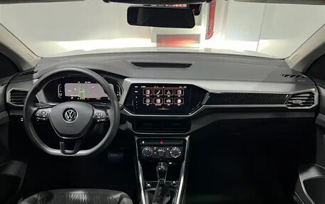 Volkswagen T-Cross I, 2022 год, 1 270 000 рублей, 9 фотография