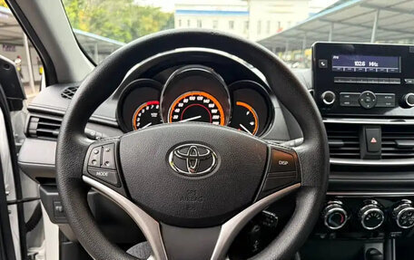 Toyota Yaris XP150 рестайлинг, 2022 год, 1 190 001 рублей, 12 фотография