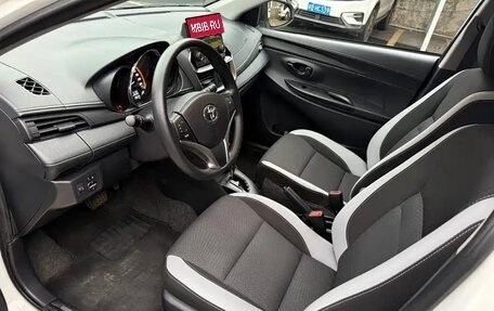 Toyota Yaris XP150 рестайлинг, 2022 год, 1 190 001 рублей, 8 фотография