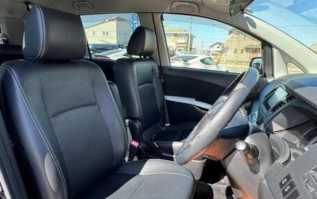 Toyota ISis I, 2017 год, 1 090 333 рублей, 10 фотография