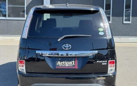 Toyota ISis I, 2017 год, 1 090 333 рублей, 5 фотография