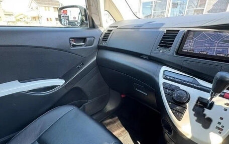 Toyota ISis I, 2017 год, 1 090 333 рублей, 16 фотография