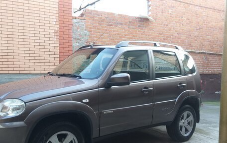 Chevrolet Niva I рестайлинг, 2016 год, 770 000 рублей, 2 фотография