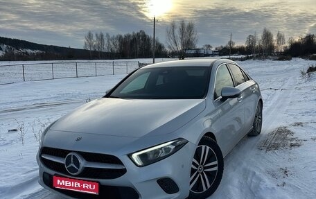 Mercedes-Benz A-Класс, 2019 год, 2 300 000 рублей, 1 фотография