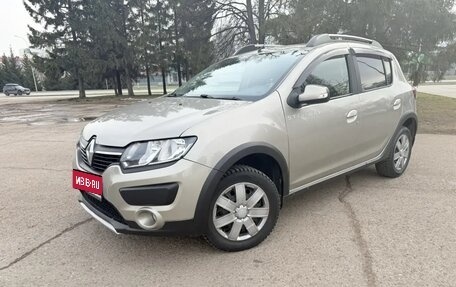 Renault Sandero II рестайлинг, 2015 год, 830 000 рублей, 1 фотография