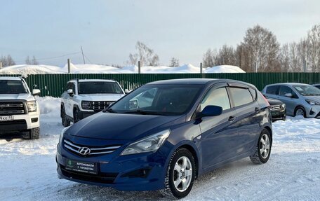 Hyundai Solaris II рестайлинг, 2015 год, 725 000 рублей, 1 фотография