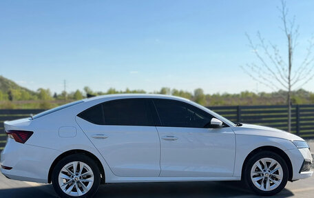 Skoda Octavia IV, 2022 год, 1 915 000 рублей, 2 фотография