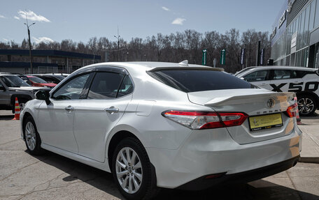 Toyota Camry, 2018 год, 2 438 000 рублей, 8 фотография