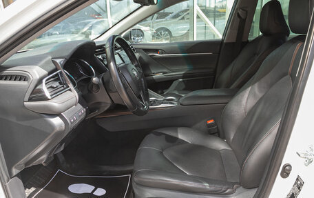 Toyota Camry, 2018 год, 2 438 000 рублей, 15 фотография