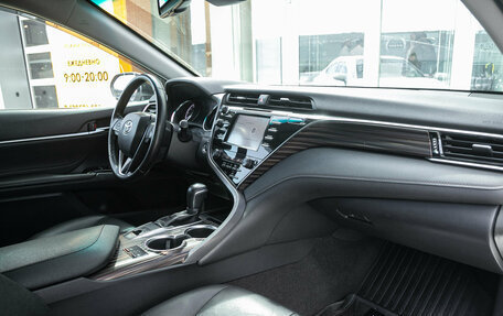 Toyota Camry, 2018 год, 2 438 000 рублей, 24 фотография