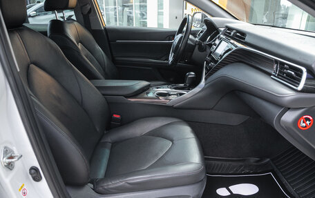 Toyota Camry, 2018 год, 2 438 000 рублей, 23 фотография