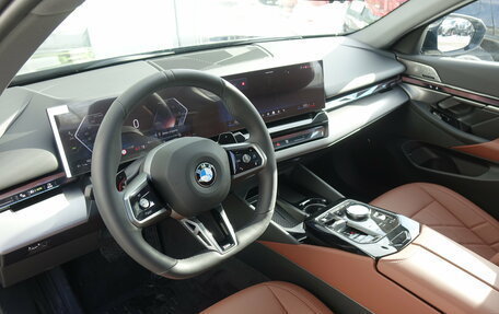 BMW 5 серия, 2025 год, 10 090 000 рублей, 13 фотография