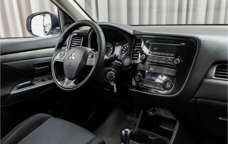 Mitsubishi Outlander III рестайлинг 3, 2016 год, 1 950 000 рублей, 7 фотография