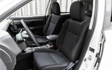 Mitsubishi Outlander III рестайлинг 3, 2016 год, 1 950 000 рублей, 9 фотография