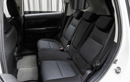 Mitsubishi Outlander III рестайлинг 3, 2016 год, 1 950 000 рублей, 10 фотография