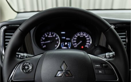 Mitsubishi Outlander III рестайлинг 3, 2016 год, 1 950 000 рублей, 12 фотография