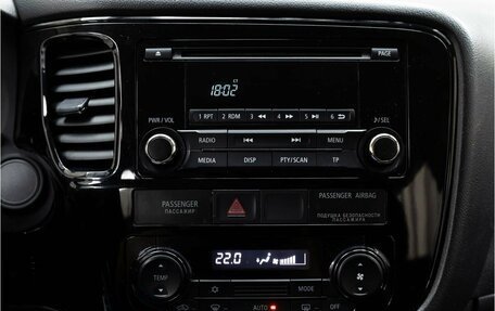 Mitsubishi Outlander III рестайлинг 3, 2016 год, 1 950 000 рублей, 14 фотография