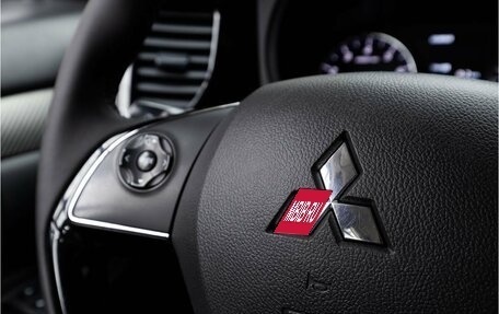 Mitsubishi Outlander III рестайлинг 3, 2016 год, 1 950 000 рублей, 13 фотография