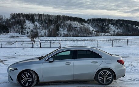 Mercedes-Benz A-Класс, 2019 год, 2 300 000 рублей, 2 фотография