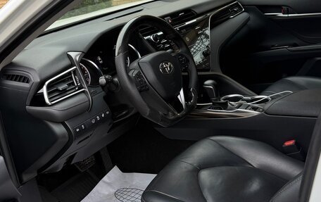 Toyota Camry, 2019 год, 2 630 000 рублей, 4 фотография