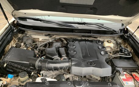 Toyota Land Cruiser Prado 150 рестайлинг 2, 2018 год, 5 550 000 рублей, 5 фотография