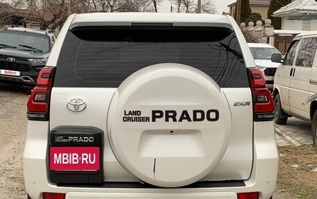 Toyota Land Cruiser Prado 150 рестайлинг 2, 2018 год, 5 550 000 рублей, 3 фотография