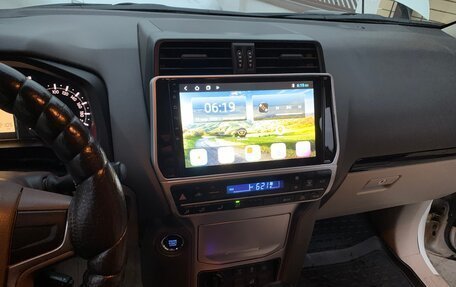 Toyota Land Cruiser Prado 150 рестайлинг 2, 2018 год, 5 550 000 рублей, 11 фотография