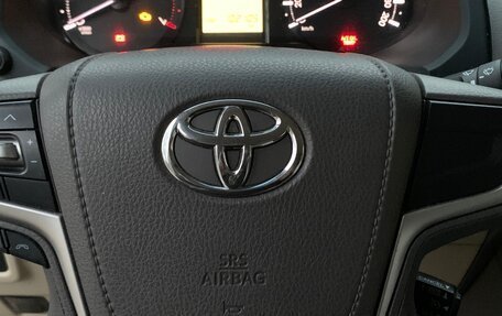 Toyota Land Cruiser Prado 150 рестайлинг 2, 2018 год, 5 550 000 рублей, 8 фотография