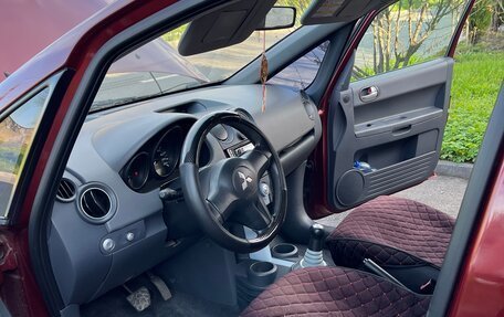 Mitsubishi Colt VI рестайлинг, 2004 год, 400 000 рублей, 7 фотография