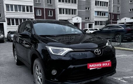 Toyota RAV4, 2017 год, 2 400 000 рублей, 3 фотография